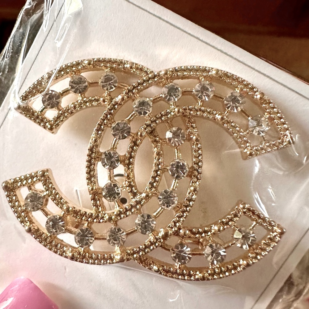 Fashionable Brooch